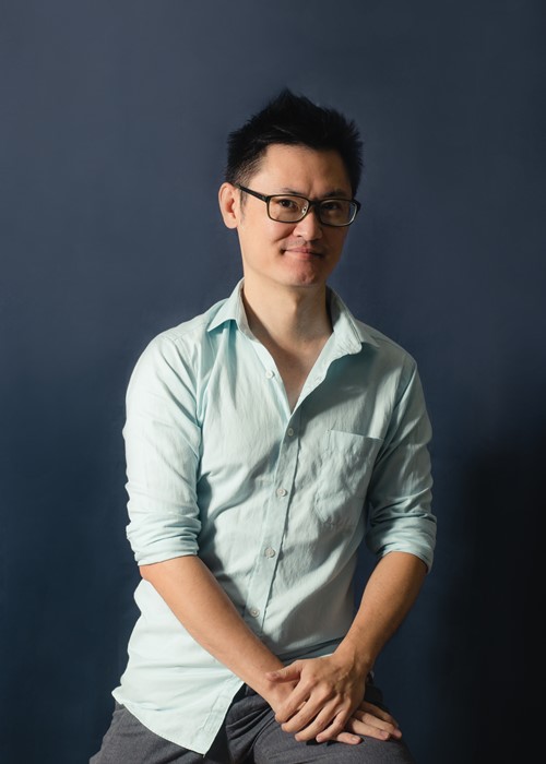 Portrait image of Dr Kah-Wee Lee